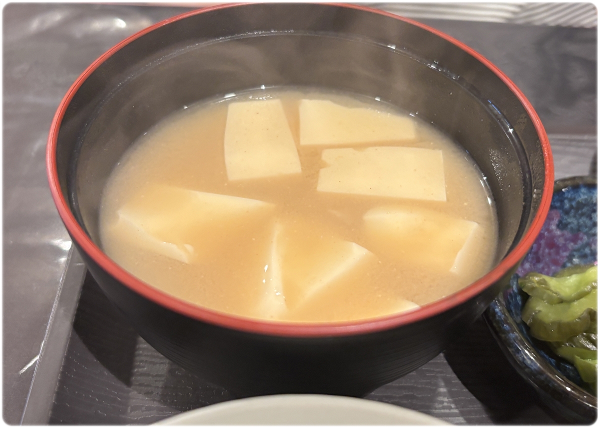 元祖 京だし巻き定食の白味噌のお味噌汁